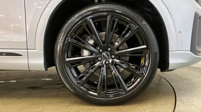 Audi Q8 3.0 TDI Quattro 286 Black Ed 5dr Tiptronic [Tech] Diesel Estate - Image 5